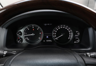 Подержанный автомобиль Toyota Land Cruiser Suv 2018 года (12 фото)