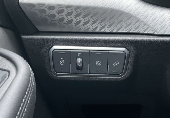 Подержанный автомобиль Haval F7 2024 года (18 фото)