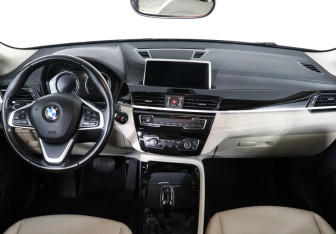 Подержанный автомобиль BMW X2 2020 года (9 фото)