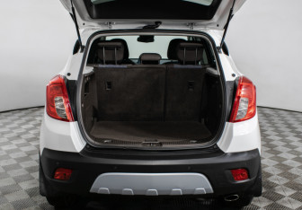 Подержанный автомобиль Opel Mokka 2014 года (13 фото)