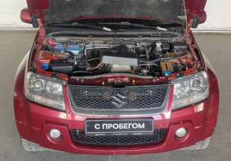 Подержанный автомобиль Suzuki Grand Vitara 2007 года (14 фото)