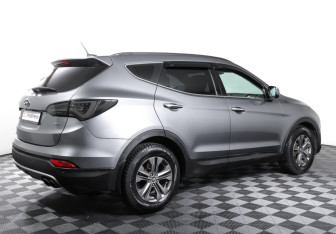 Подержанный автомобиль Hyundai Santa Fe 2014 года (5 фото)