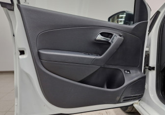 Подержанный автомобиль Volkswagen Polo Sedan 2019 года (10 фото)