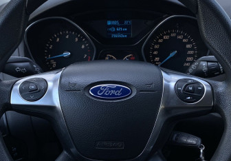 Подержанный автомобиль Ford Focus Wagon 2013 года (14 фото)