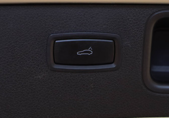 Подержанный автомобиль Porsche Macan 2016 года (29 фото)