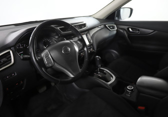 Подержанный автомобиль Nissan X-Trail 2018 года (13 фото)