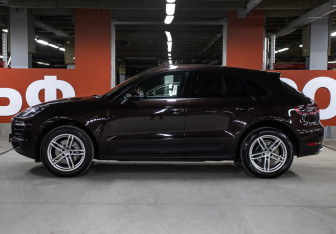 Подержанный автомобиль Porsche Macan 2018 года (8 фото)