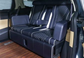 Подержанный автомобиль Kia Carnival 2022 года (20 фото)