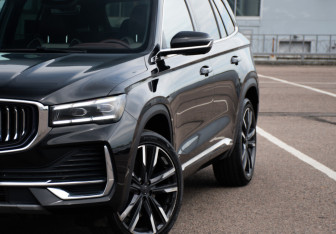 Подержанный автомобиль Geely Monjaro 2023 года (30 фото)