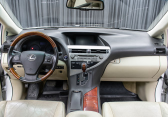 Подержанный автомобиль Lexus RX 2010 года (12 фото)