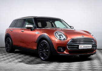 Подержанный автомобиль MINI Clubman Wagon 2019 года (3 фото)
