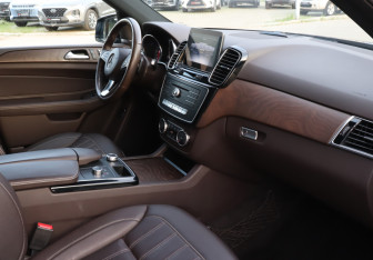 Подержанный автомобиль Mercedes-Benz GLE 2018 года (9 фото)