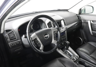 Подержанный автомобиль Chevrolet Captiva 2013 года (9 фото)