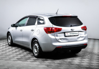 Подержанный автомобиль Kia Ceed Wagon 2013 года (7 фото)