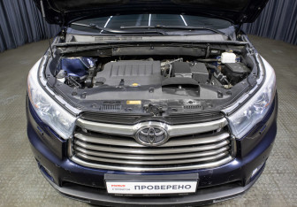 Подержанный автомобиль Toyota Highlander 2014 года (9 фото)