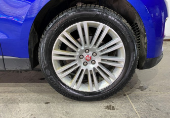 Подержанный автомобиль Jaguar F-Pace 2019 года (22 фото)