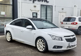 Подержанный автомобиль Chevrolet Cruze Sedan 2012 года (3 фото)