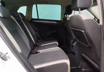 Подержанный автомобиль Volkswagen Tiguan 2019 года (13 фото)