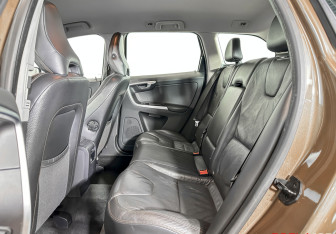 Подержанный автомобиль Volvo XC60 2011 года (10 фото)