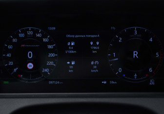 Подержанный автомобиль Land Rover Range Rover Velar 2018 года (12 фото)