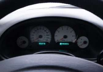 Подержанный автомобиль Chrysler Town & Country 2006 года (13 фото)