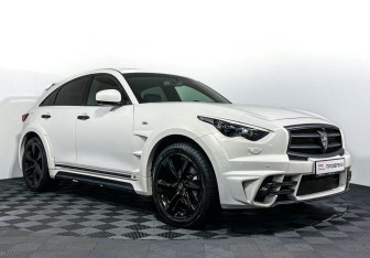Подержанный автомобиль Infiniti FX 2013 года (3 фото)