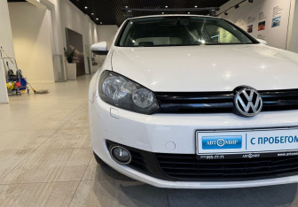 Подержанный автомобиль Volkswagen Golf Hatchback 2010 года (7 фото)