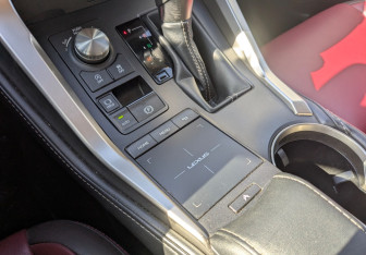 Подержанный автомобиль Lexus NX 2018 года (27 фото)