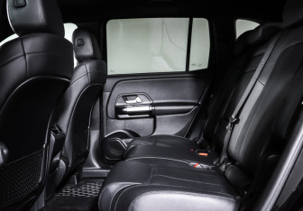 Подержанный автомобиль Mercedes-Benz GLB 2021 года (12 фото)