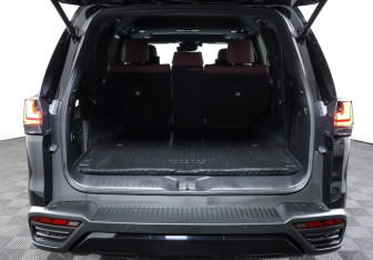 Подержанный автомобиль Lexus LX 2025 года (9 фото)