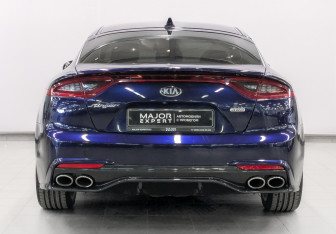 Подержанный автомобиль Kia Stinger 2019 года (6 фото)