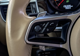 Подержанный автомобиль Porsche Macan 2015 года (28 фото)