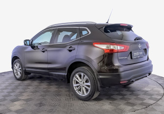 Подержанный автомобиль Nissan Qashqai 2014 года (7 фото)