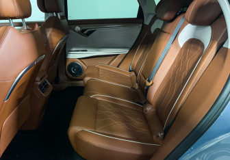 Подержанный автомобиль Voyah Free 2023 года (10 фото)