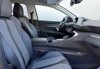 Подержанный автомобиль Peugeot 3008 2017 года (10 фото)