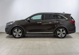 Подержанный автомобиль Kia Sorento 2018 года (7 фото)