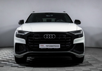 Подержанный автомобиль Audi Q8 2019 года (2 фото)