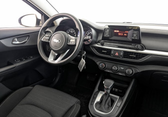 Подержанный автомобиль Kia Cerato Sedan 2019 года (26 фото)