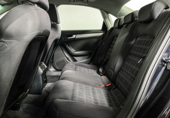 Подержанный автомобиль Audi A4 Sedan 2013 года (10 фото)