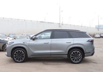 Подержанный автомобиль Jaecoo J8 2024 года (7 фото)