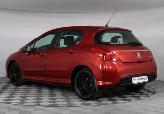 Подержанный автомобиль Peugeot 308 Hatchback 2011 года (7 фото)