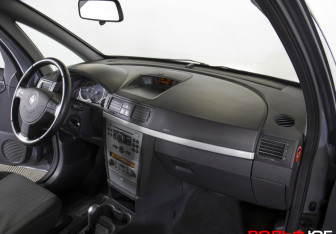 Подержанный автомобиль Opel Meriva 2008 года (7 фото)