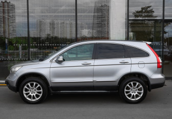 Подержанный автомобиль Honda CR-V 2008 года (8 фото)