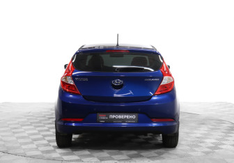 Подержанный автомобиль Hyundai Solaris Hatchback 2015 года (6 фото)