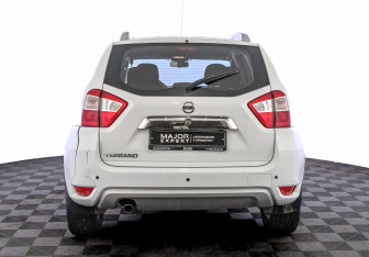 Подержанный автомобиль Nissan Terrano 2021 года (6 фото)