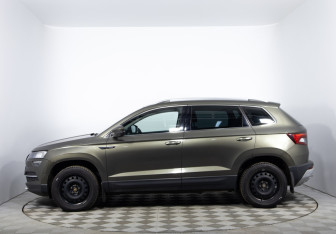 Подержанный автомобиль Skoda Karoq 2019 года (8 фото)