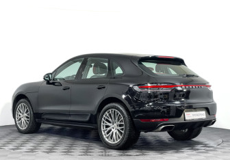 Подержанный автомобиль Porsche Macan 2020 года (7 фото)