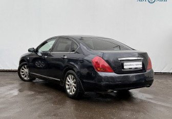 Подержанный автомобиль Nissan Teana 2006 года (7 фото)
