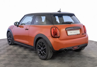 Подержанный автомобиль MINI Hatch 2021 года (7 фото)