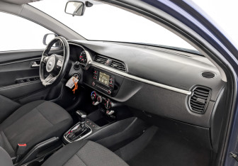 Подержанный автомобиль Kia Rio Hatchback 2021 года (11 фото)
